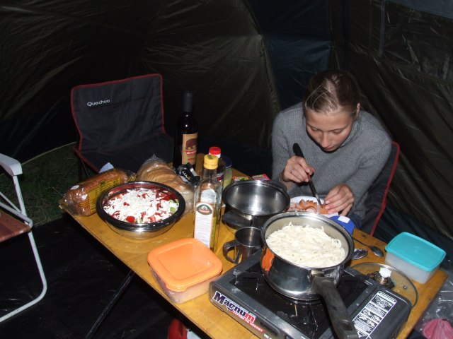 Ужин в палатке
